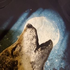 Wolf full moon tshirt